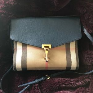 *SOLD* Authentic Burberry Crosscheck Crossbosy